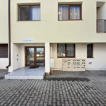By The Nr 4 Vrt Apartment